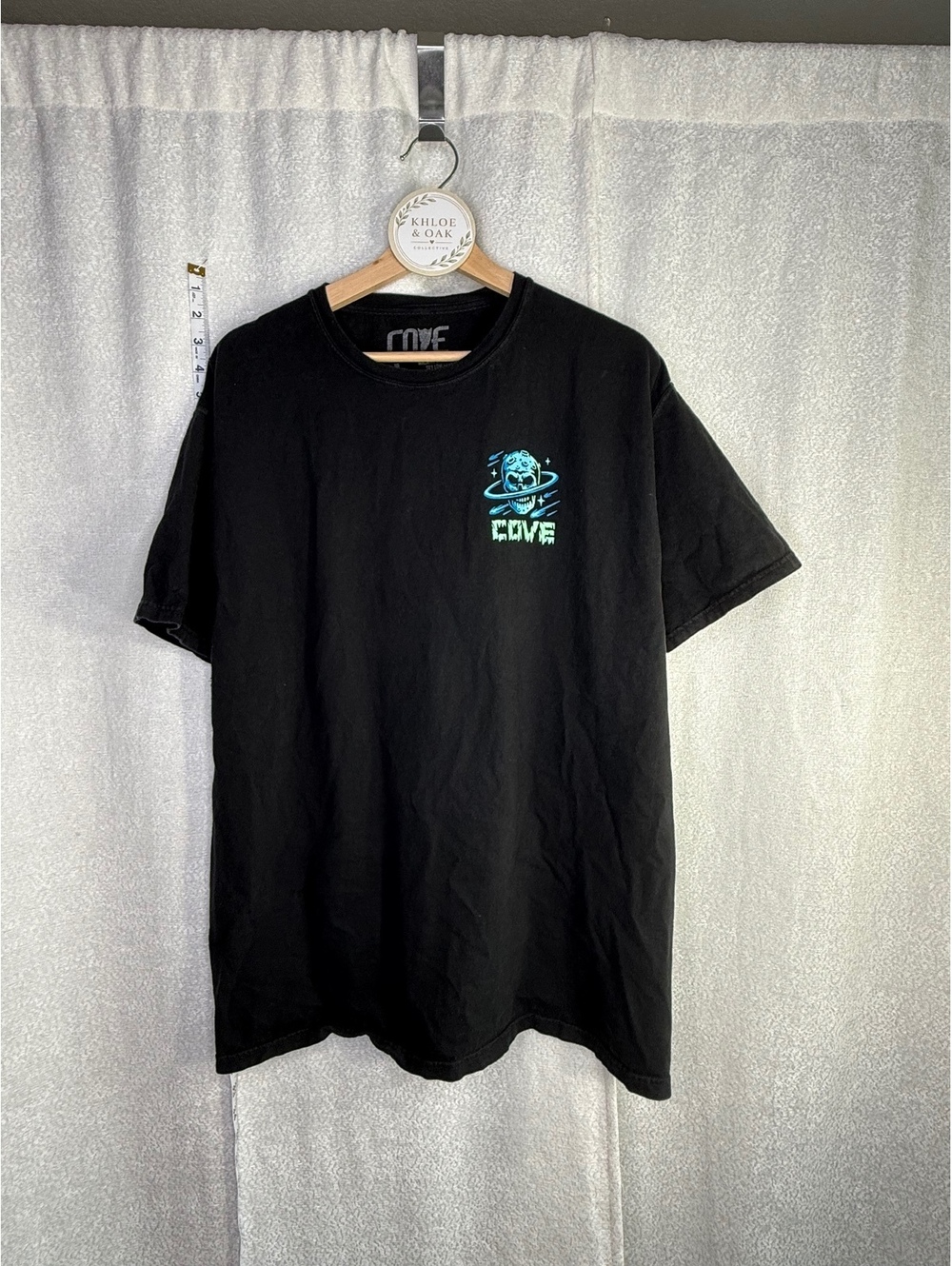 Cove Black Graphic T-Shirt with Space and Ocean Design, Size Large